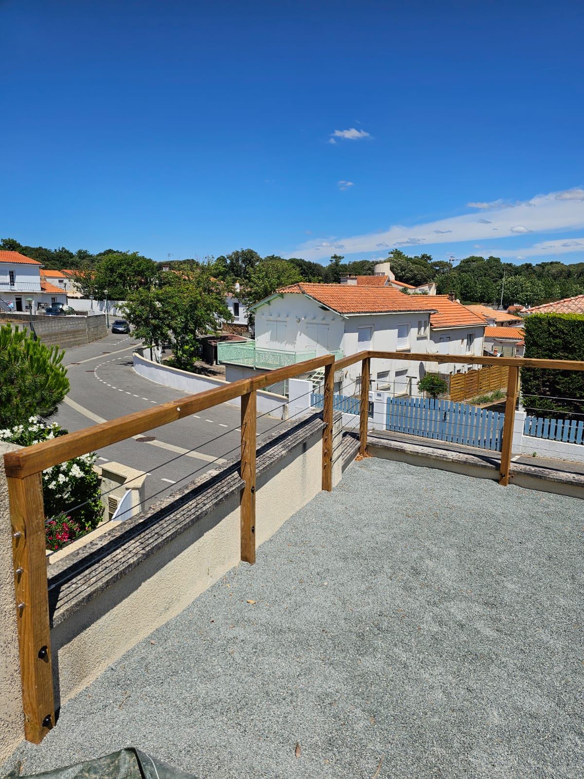 Pose d’une clôture sur muret sur la commune de Longeville sur Mer