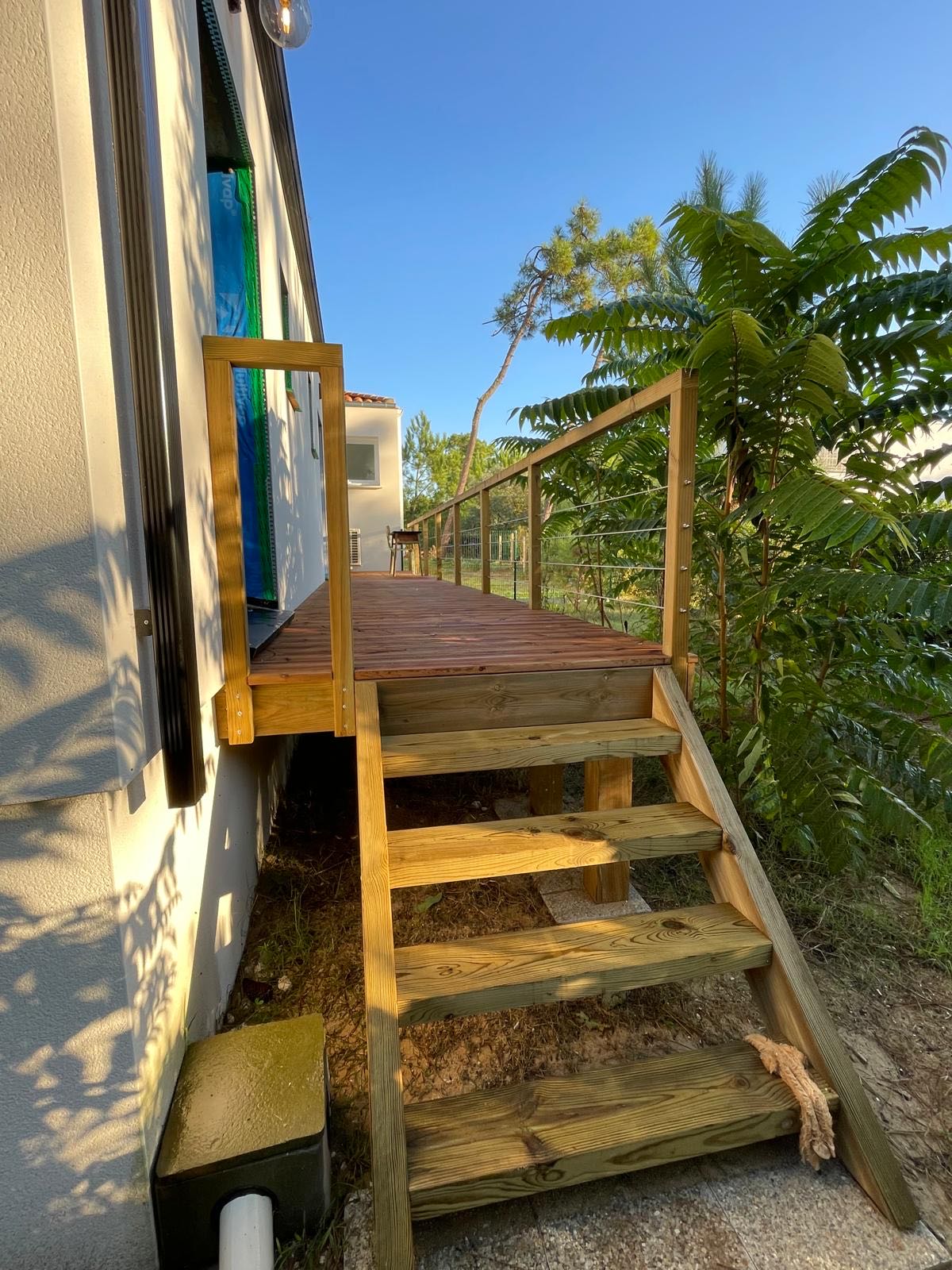 Pose d’une terrasse en bois sur la commune de la Tranche sur Mer