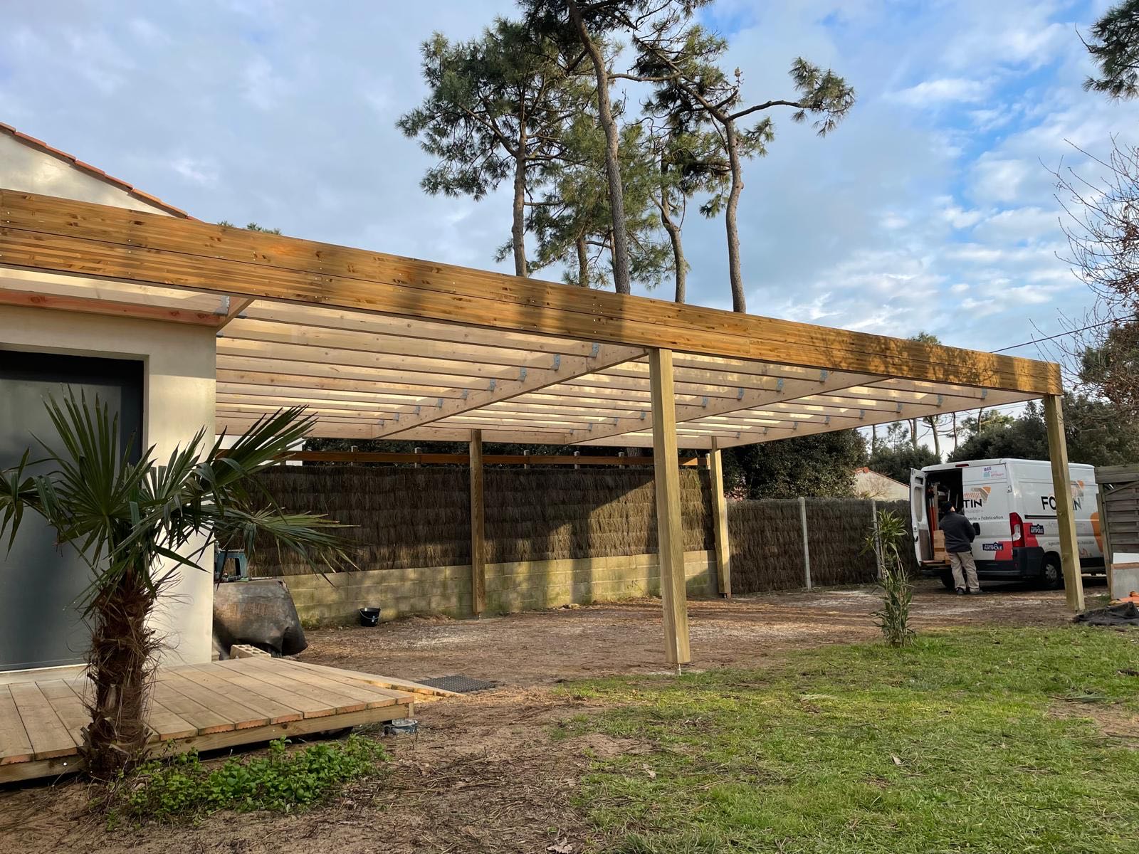 Pose d’un carport sur la commune de Jard sur Mer