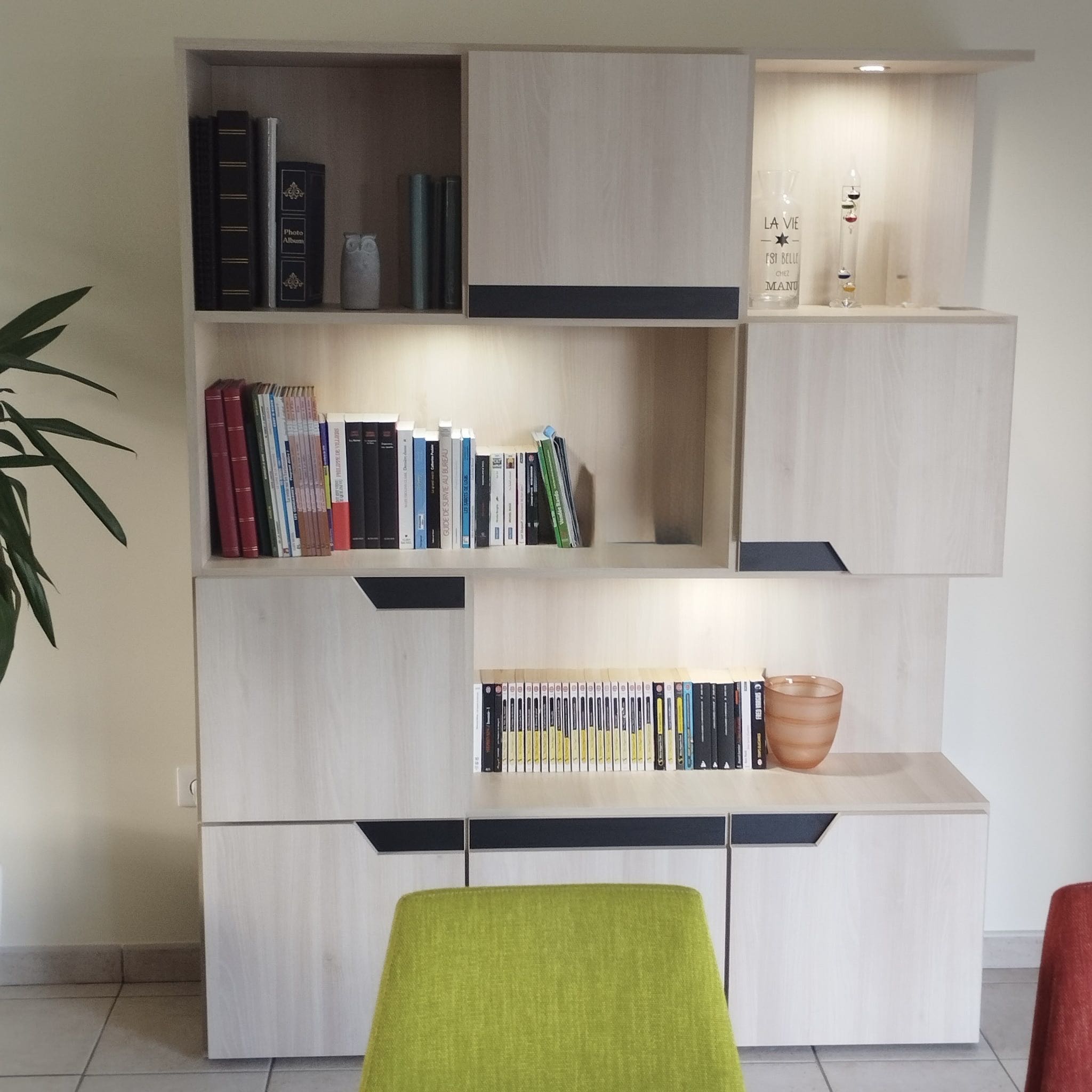 Fabrication d’une bibliothèque sur la commune de Fougeré