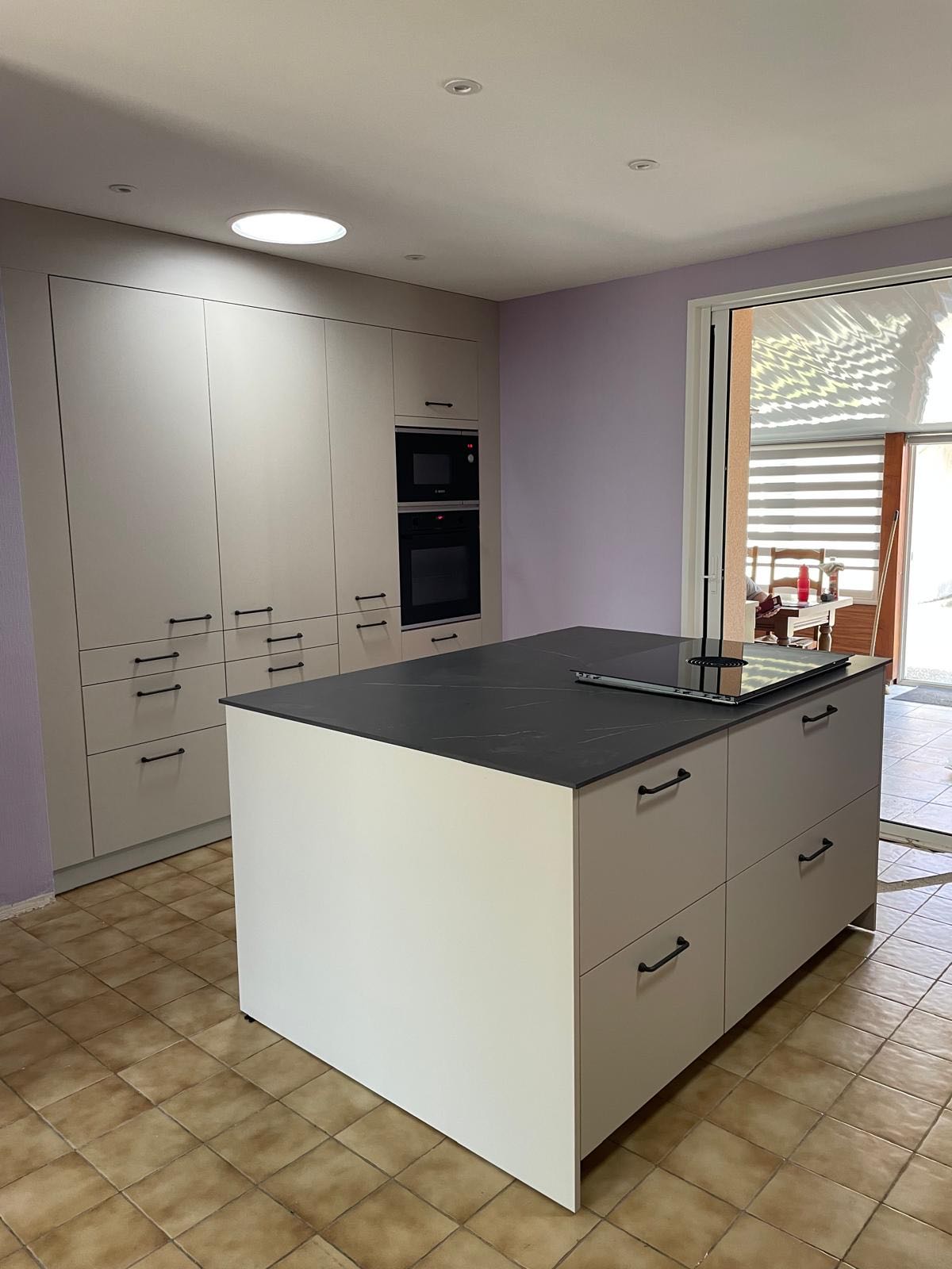 Pose d’une cuisine équipée sur la commune de Fougeré 