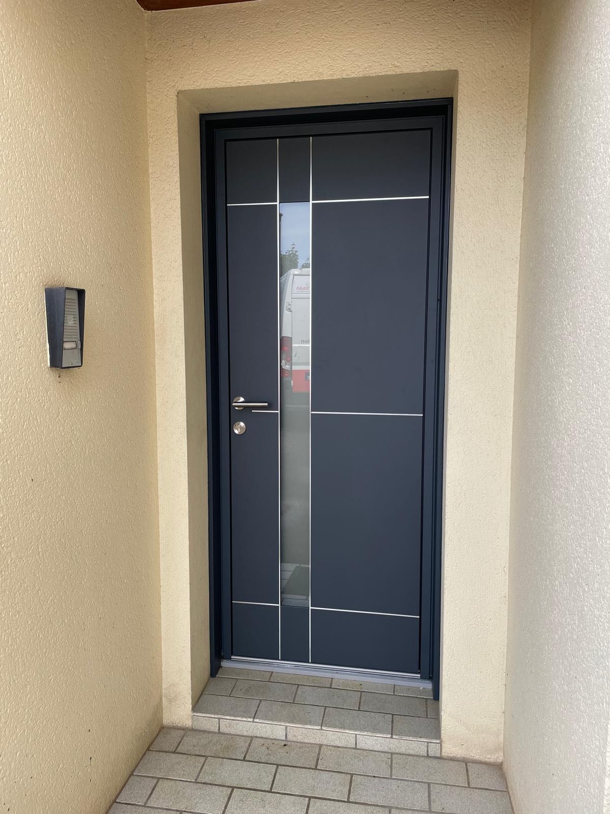 Changement d’une porte d’entrée en alu sur la commune de Saint Florent des Bois